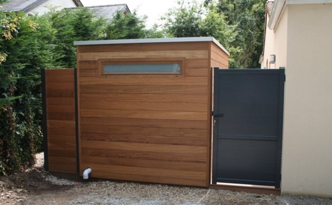 cabanon en bois exo et portillon en alu.